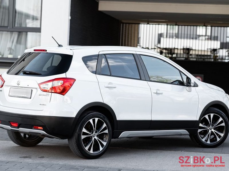2015' Suzuki SX4 S-Cross photo #4