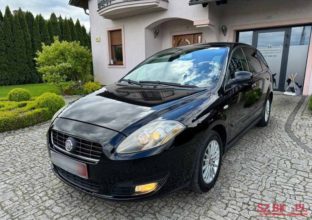 2011' Fiat Croma 2.2 16V Automatik photo #1