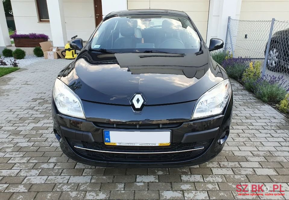 2012' Renault Megane photo #3