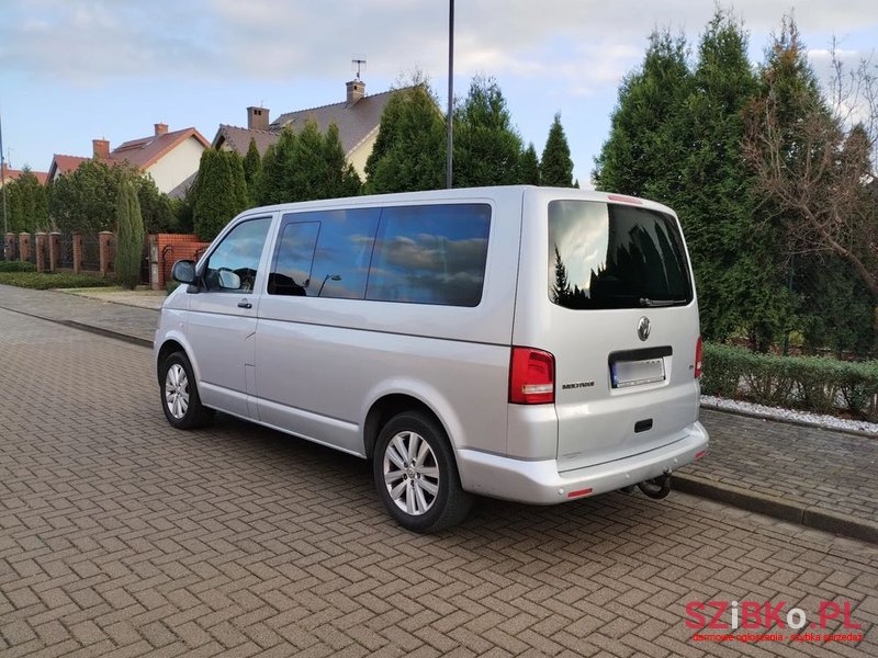 2010' Volkswagen Multivan photo #2