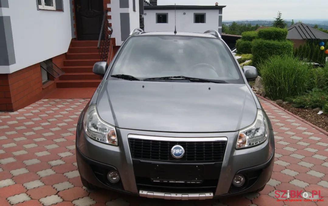 2008' Fiat Sedici photo #3