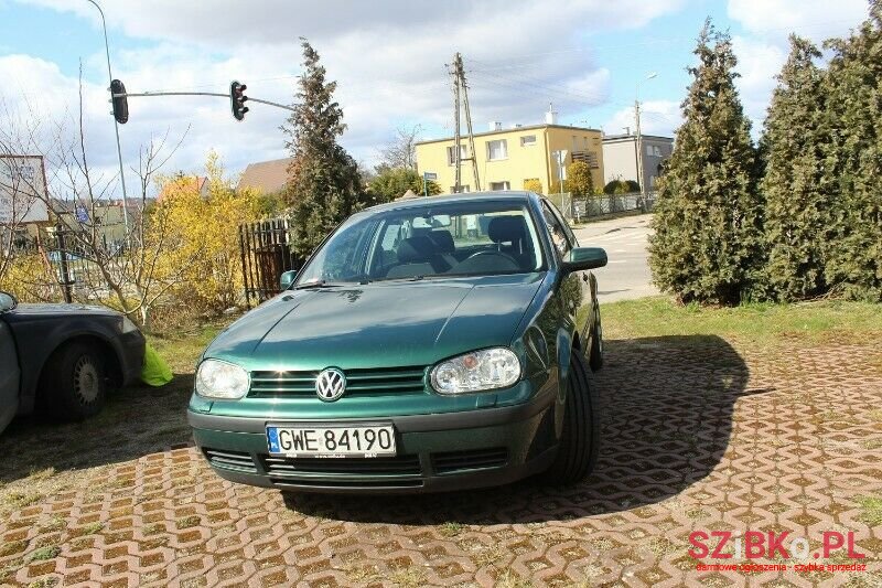 2003' Volkswagen Golf photo #1