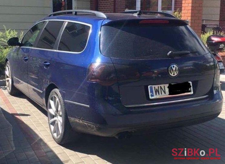 2010' Volkswagen Passat photo #1