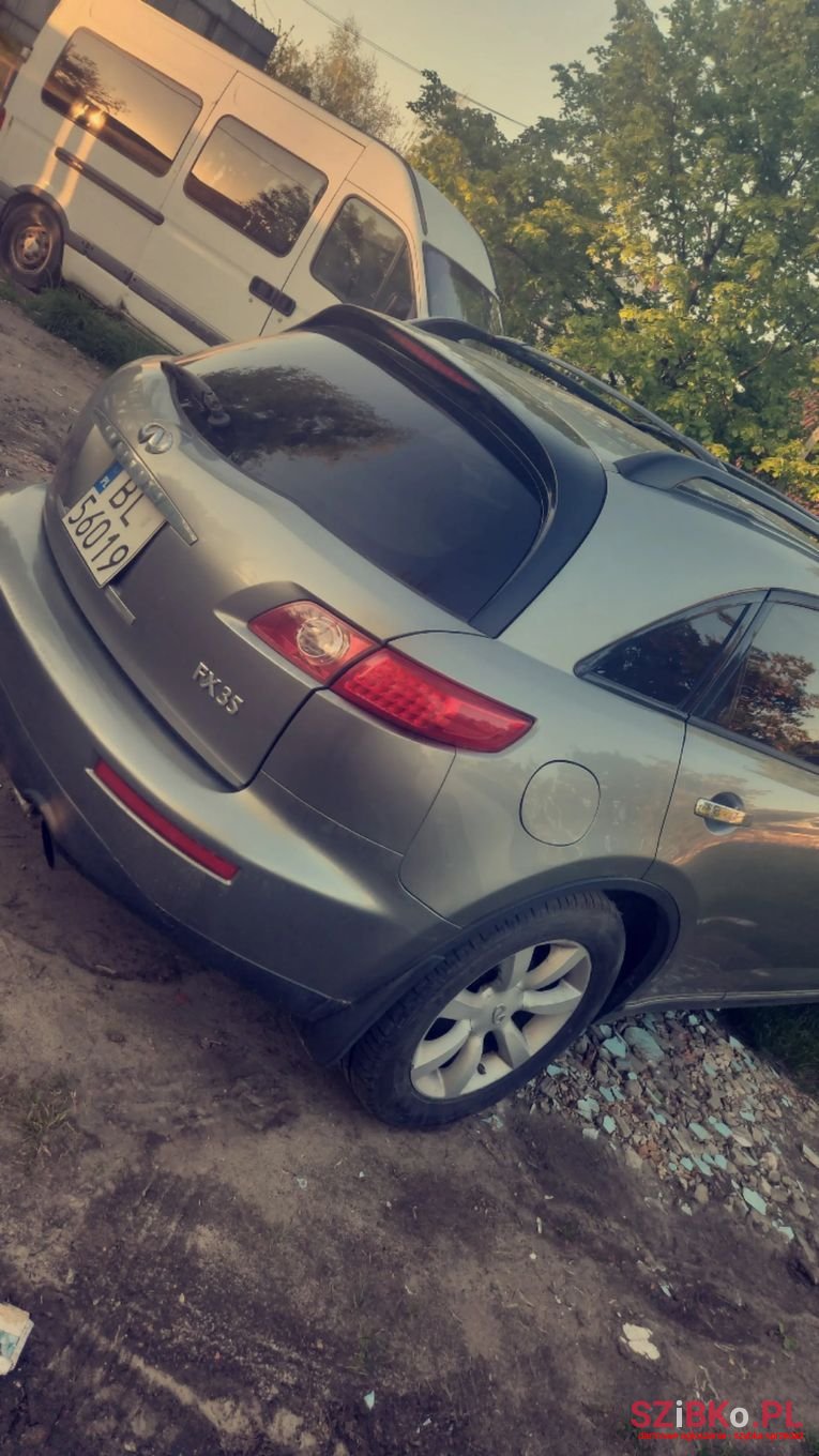 2005' Infiniti FX photo #5