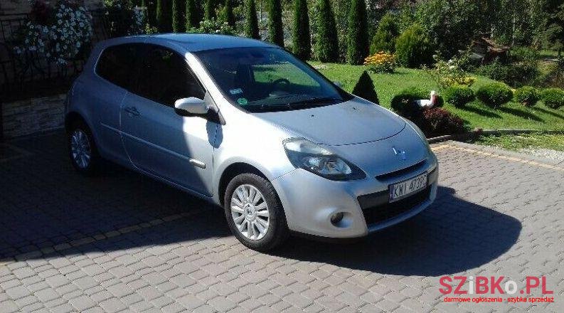 2009' Renault Clio photo #1