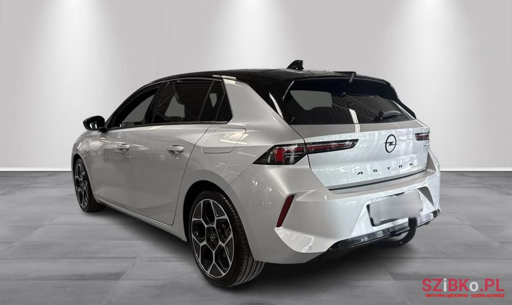 2023' Opel Astra photo #3