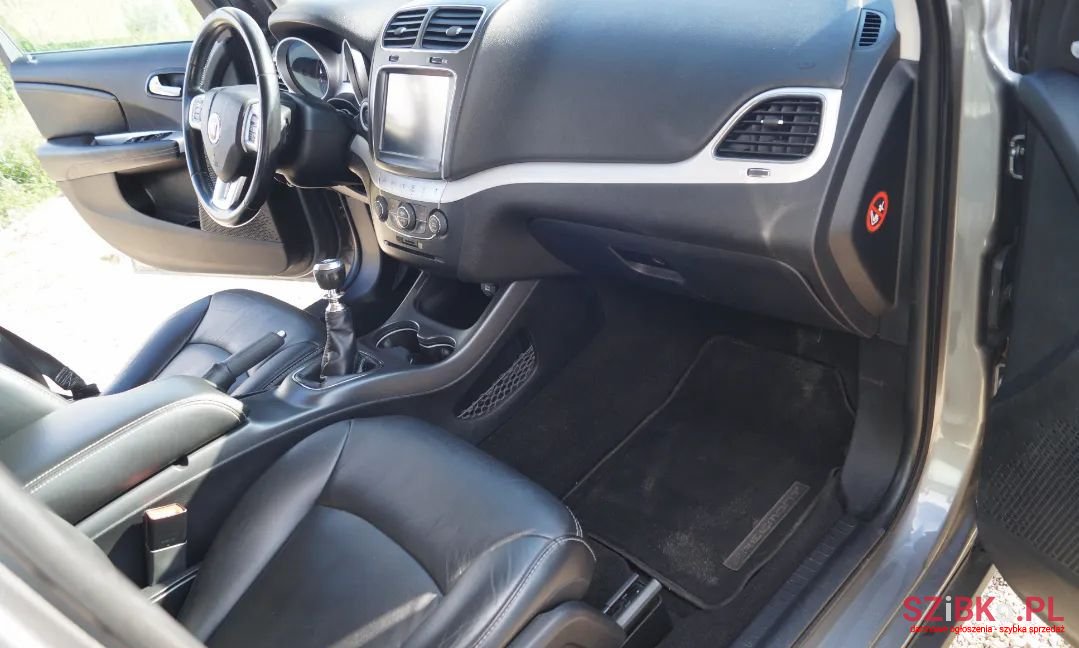 2012' Fiat Freemont photo #6