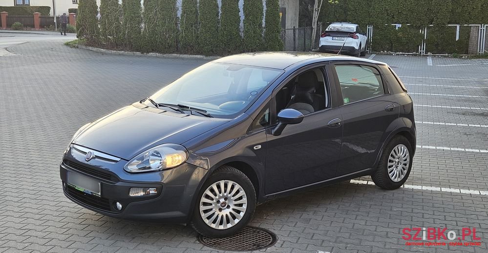 2010' Fiat Punto Evo photo #4