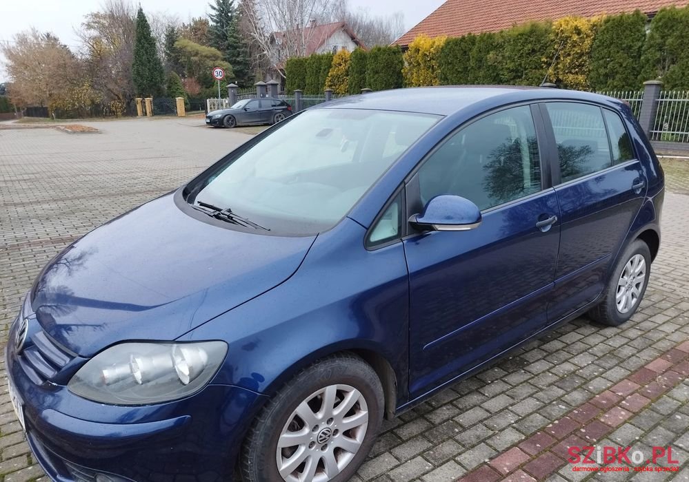 2006' Volkswagen Golf Plus 2.0 Tdi Edition photo #1