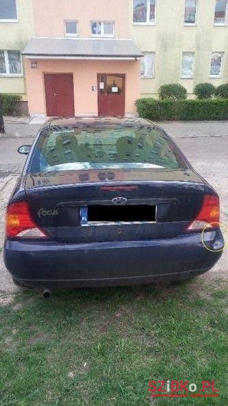 2001' Ford Focus photo #1