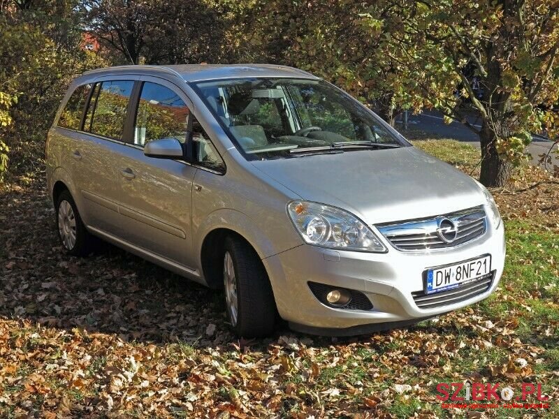 2008' Opel Zafira photo #1