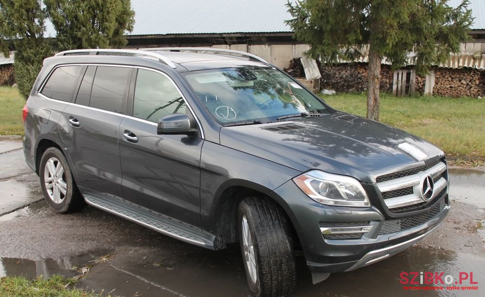 2013' Mercedes-Benz GL 450 4Matic 7G-Tronic photo #2