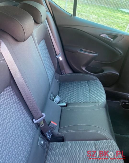 2018' Opel Astra photo #6