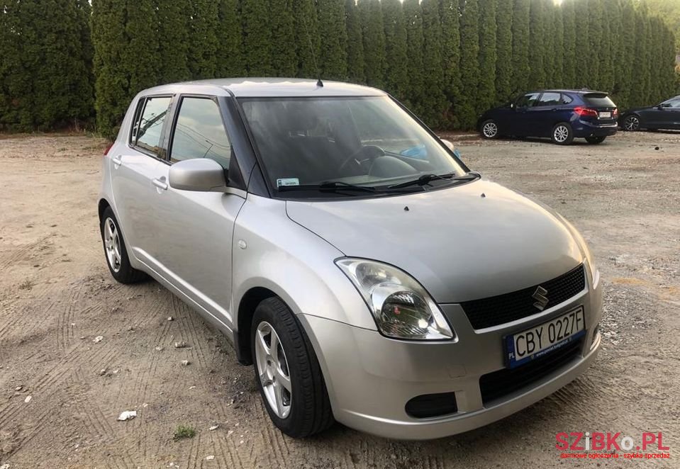 2005' Suzuki Swift photo #2