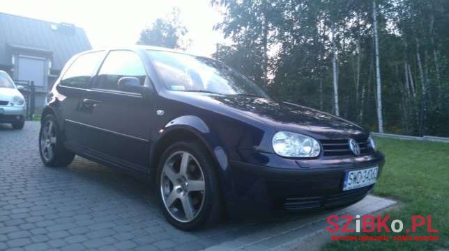 2001' Volkswagen Golf photo #1