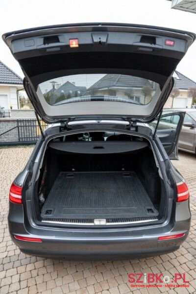 2017' Mercedes-Benz Klasa E photo #4