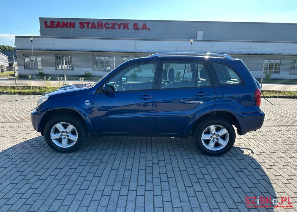 2004' Toyota RAV4 2.0 D-4D 4X4 photo #3