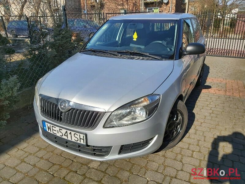 2012' Skoda Fabia photo #1