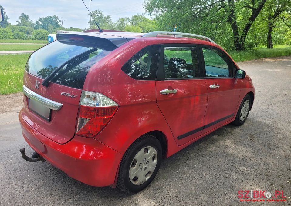 2005' Honda FR-V photo #3