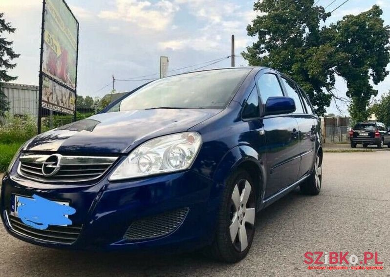 2010' Opel Zafira photo #1
