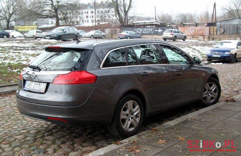 2011' Opel Insignia photo #1