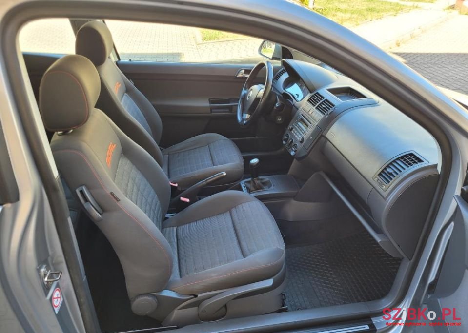 2006' Volkswagen Polo photo #5