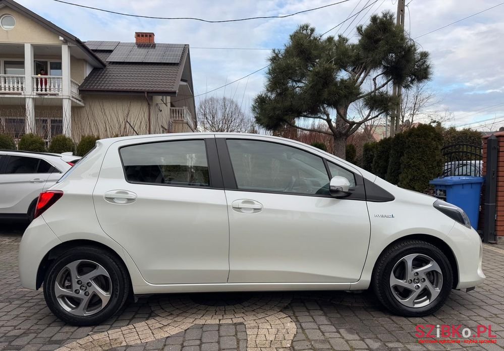 2015' Toyota Yaris photo #6
