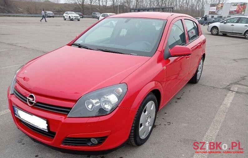 2005' Opel Astra photo #1