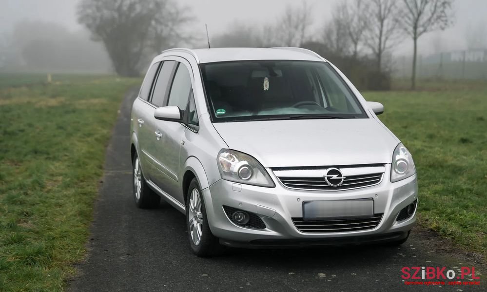 2009' Opel Zafira 1.8 Cosmo photo #2