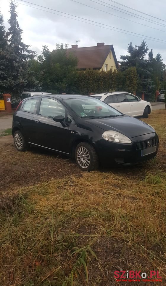 2009' Fiat Punto photo #1