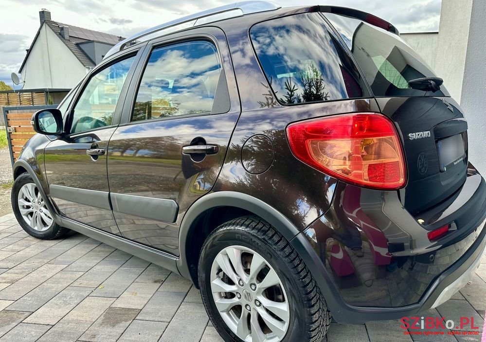 2012' Suzuki SX4 1.6 Premium photo #3