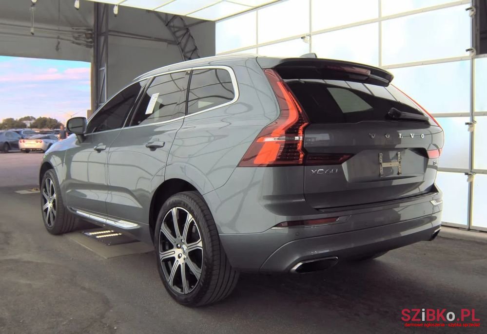 2021' Volvo Xc 60 T5 Awd Inscription photo #4