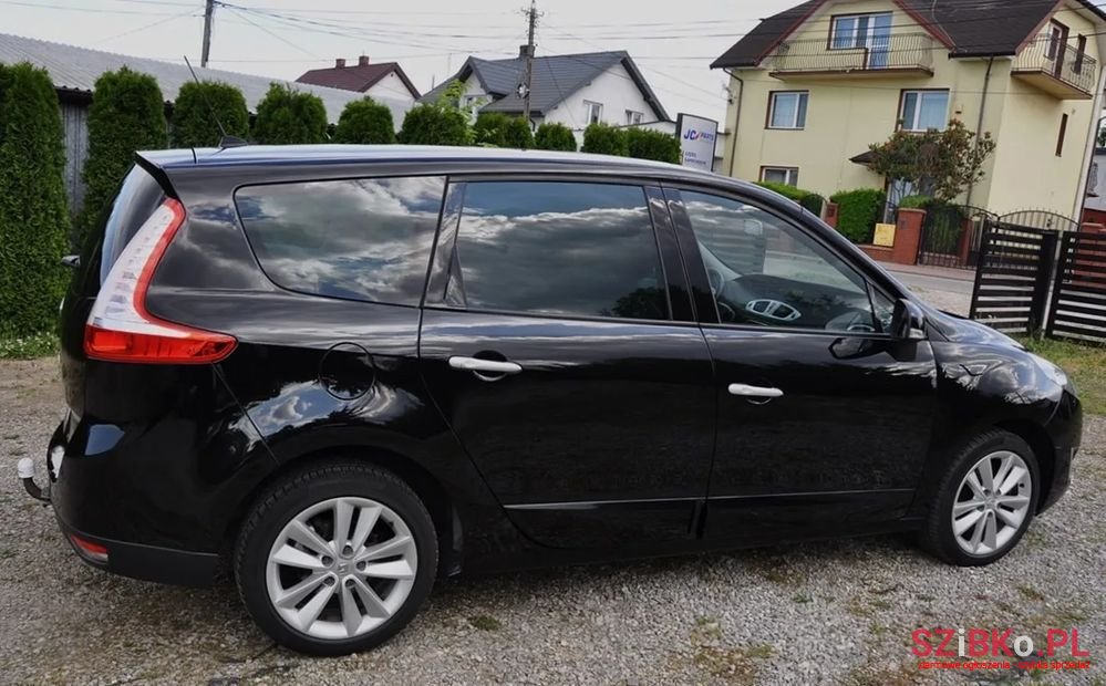 2011' Renault Grand Scenic photo #4