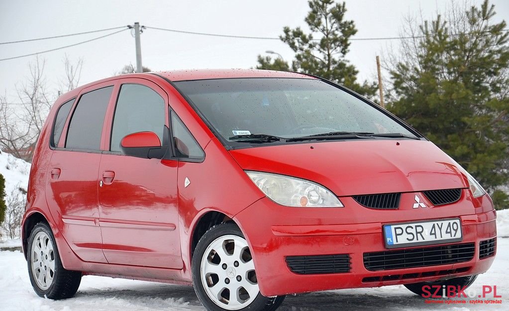 2006' Mitsubishi Colt photo #4