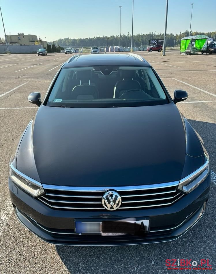 2017' Volkswagen Passat photo #1
