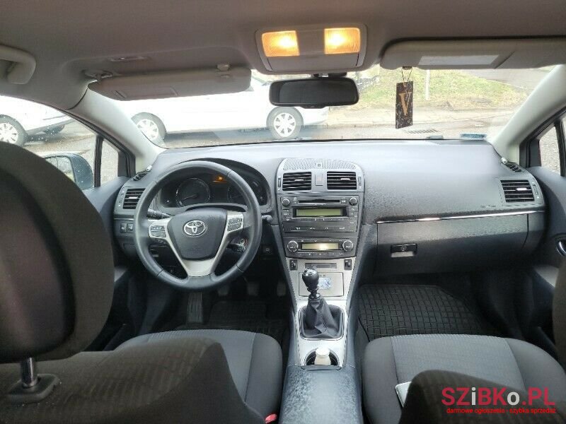 2010' Toyota Avensis photo #4