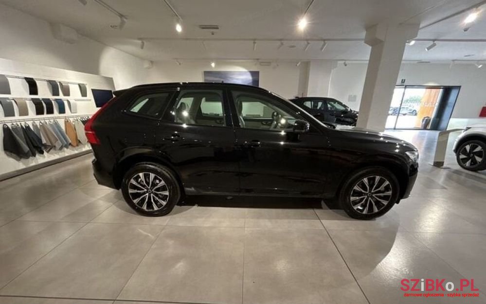 2024' Volvo Xc 60 photo #2