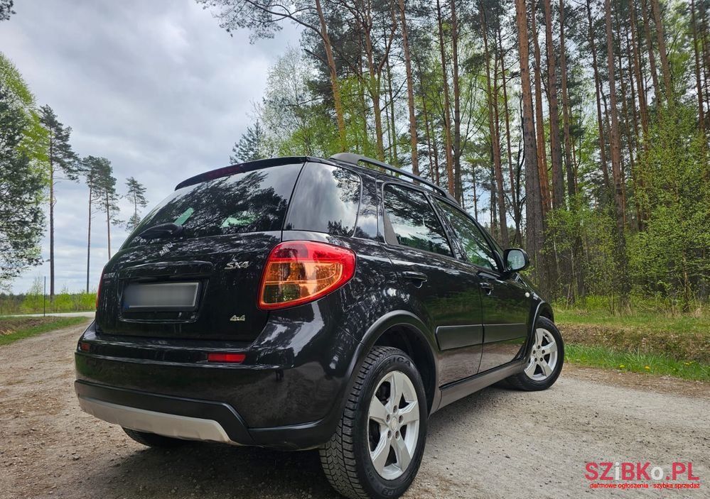 2009' Suzuki SX4 photo #5