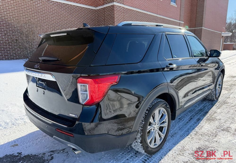 2020' Ford Explorer photo #4