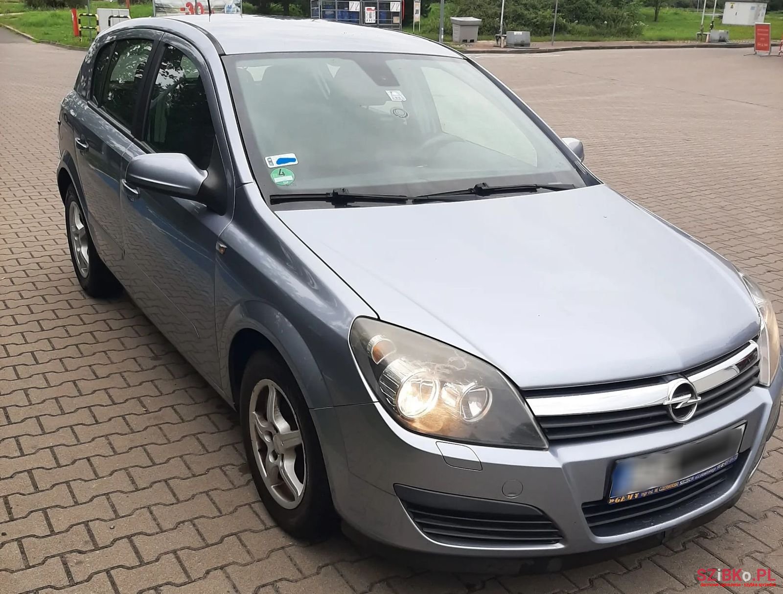 2006' Opel Astra photo #1