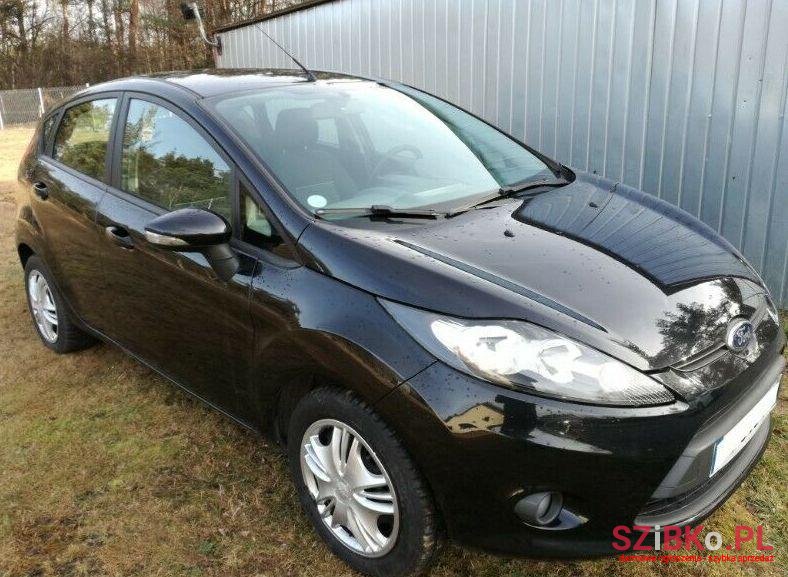 2010' Ford Fiesta photo #1