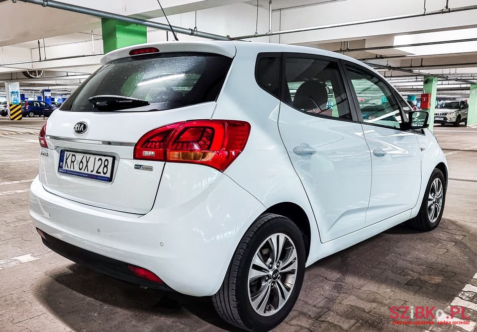2015' Kia Venga photo #6