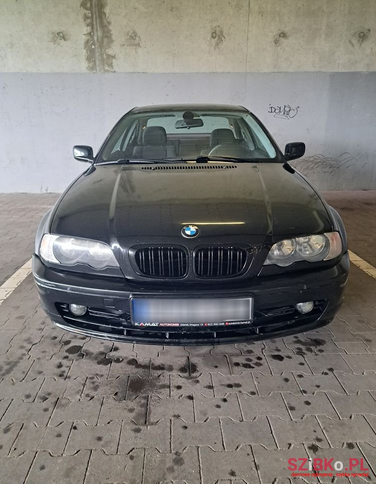 2001' BMW 3 Series 318Ci photo #1