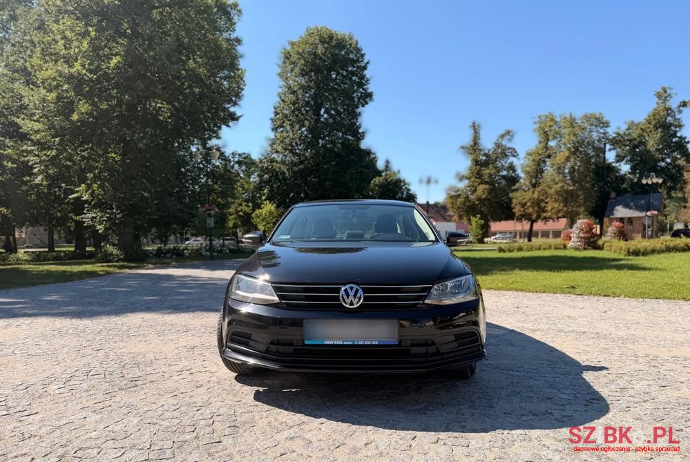 2017' Volkswagen Jetta photo #4