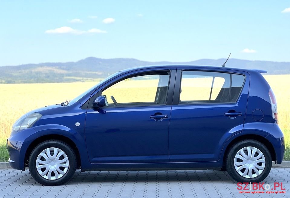 2006' Daihatsu Sirion photo #3