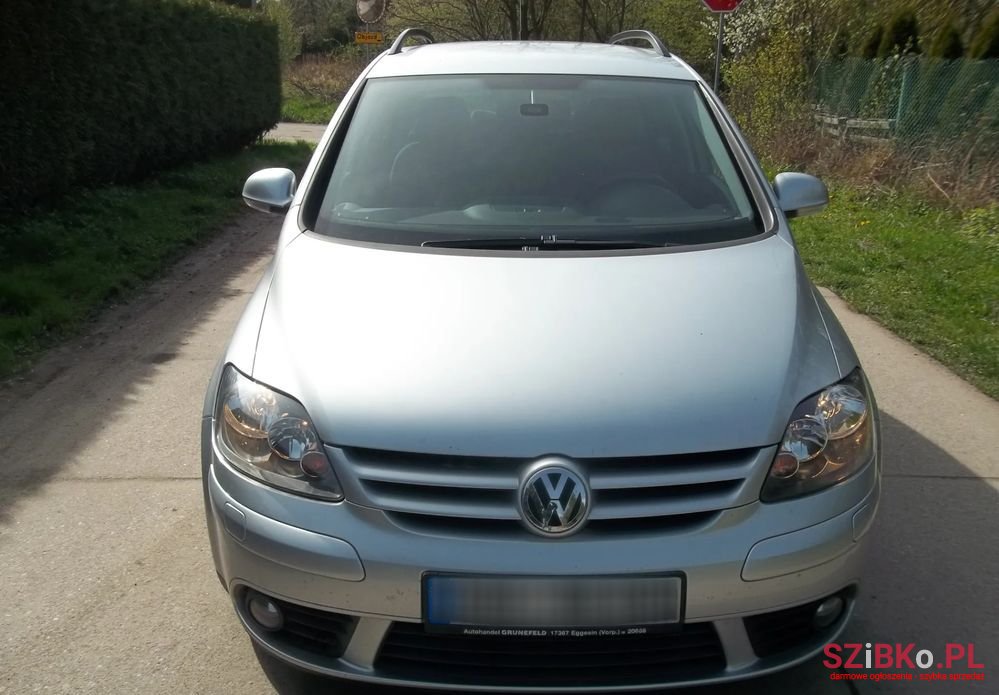 2007' Volkswagen Golf photo #2