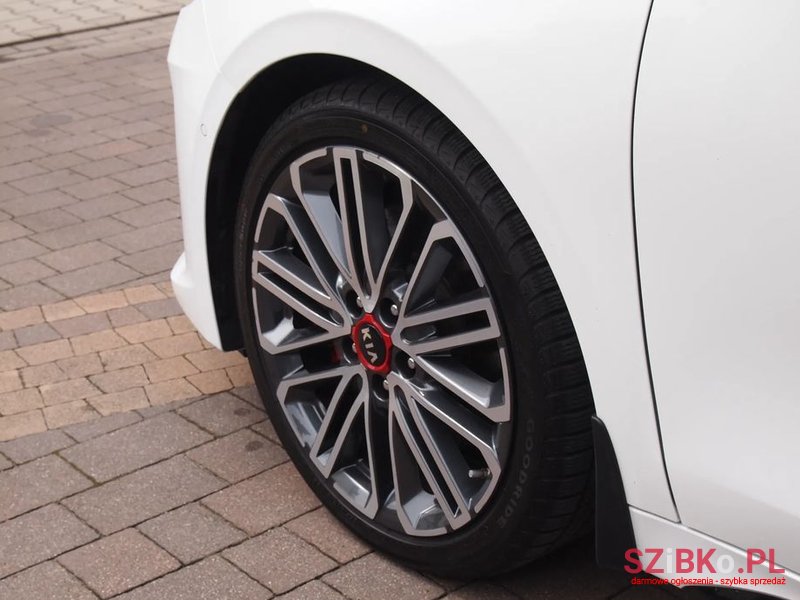 2019' Kia Proceed 1.6 T-Gdi Gt Dct photo #3