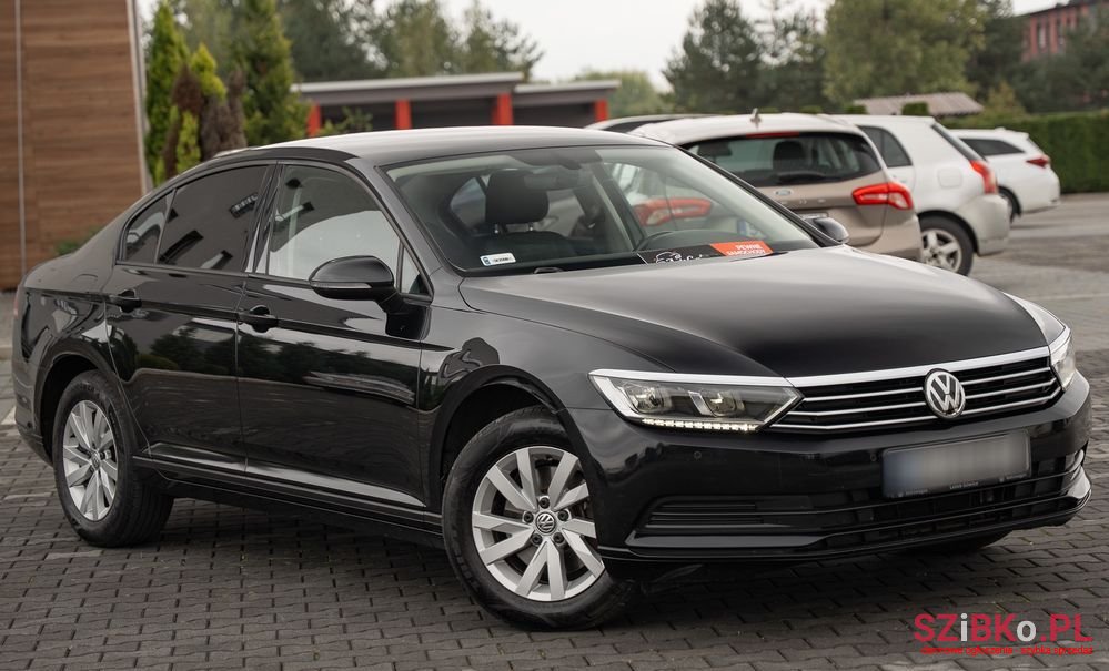2018' Volkswagen Passat photo #3