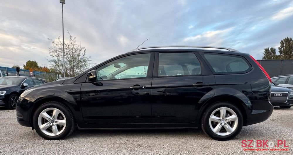 2010' Ford Focus photo #5