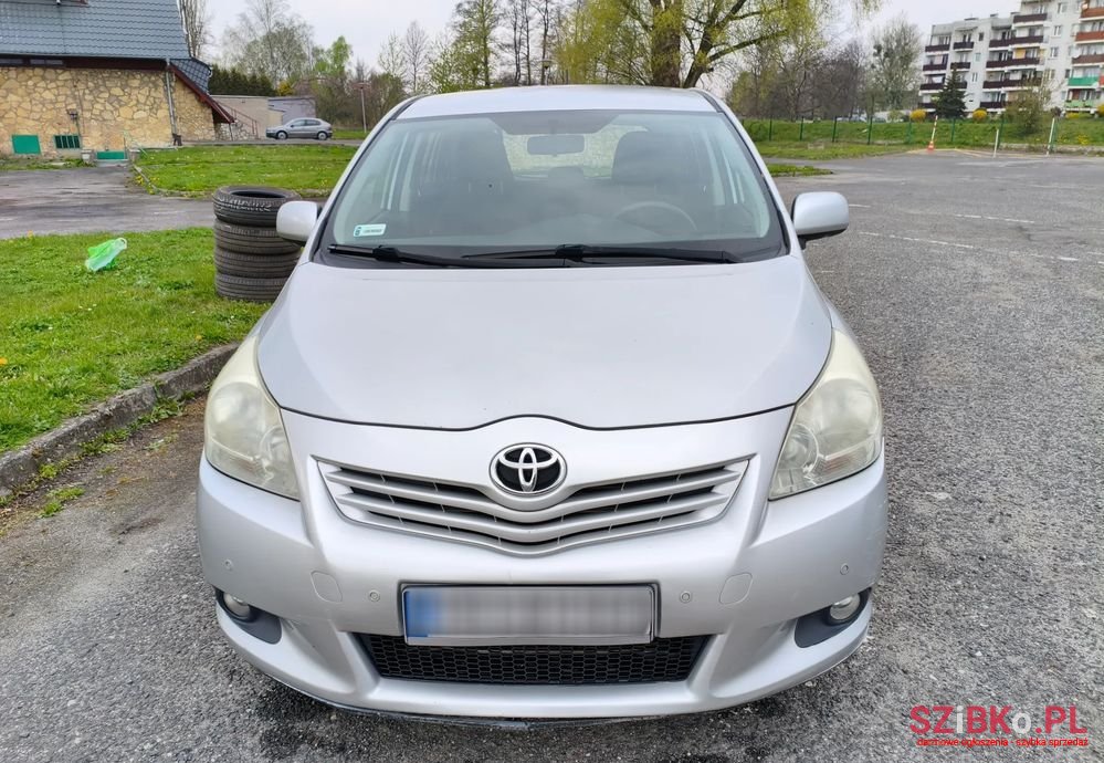 2010' Toyota Verso 2.0 D-4D photo #4